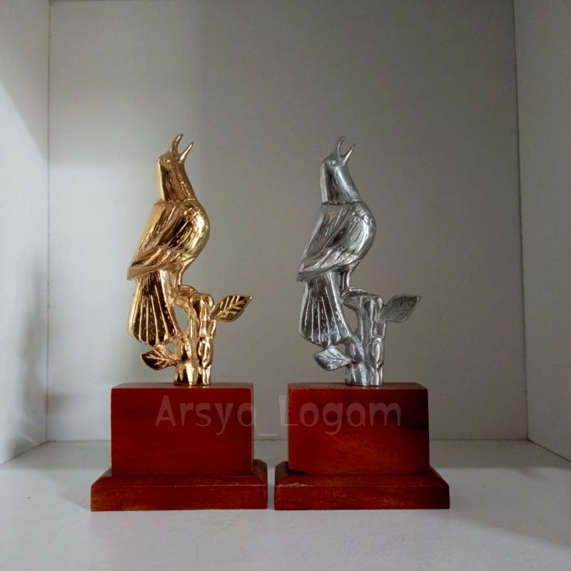 Trophy piala logam motif burung Kacer anti pecah 1pcs