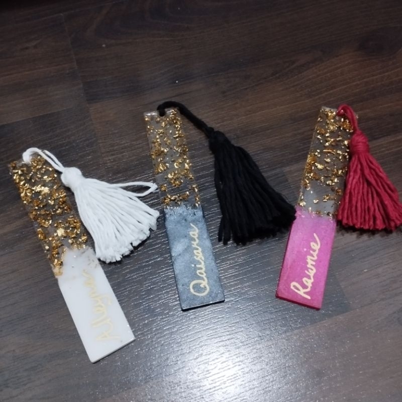 

Bookmark Warna Solid