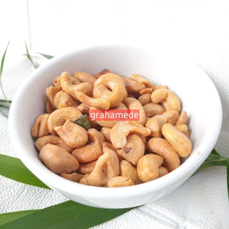 

kacang mede utuh super matang perkilo