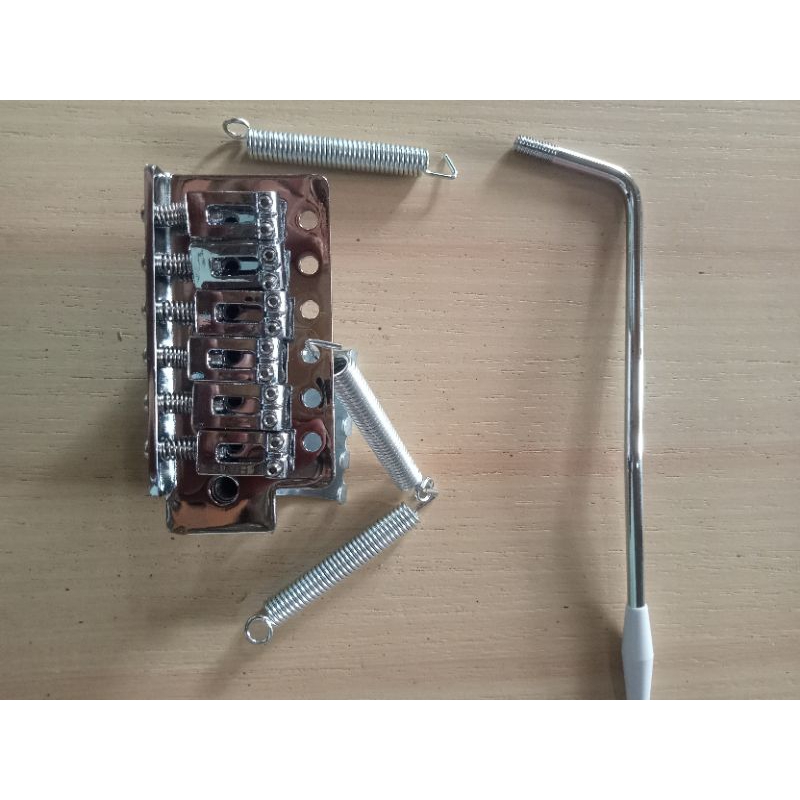 tremolo semi updown stratocaster. tremolo fender