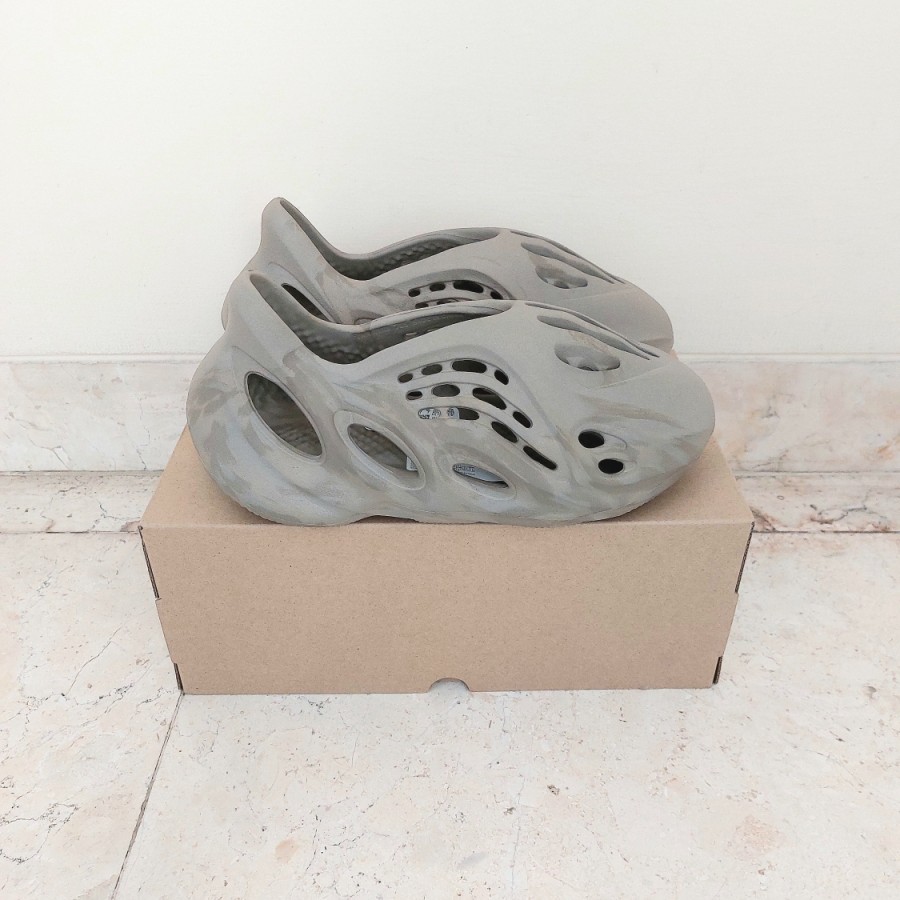 Yeezy Foam Runner Stone Sage Original BNIB Authentic