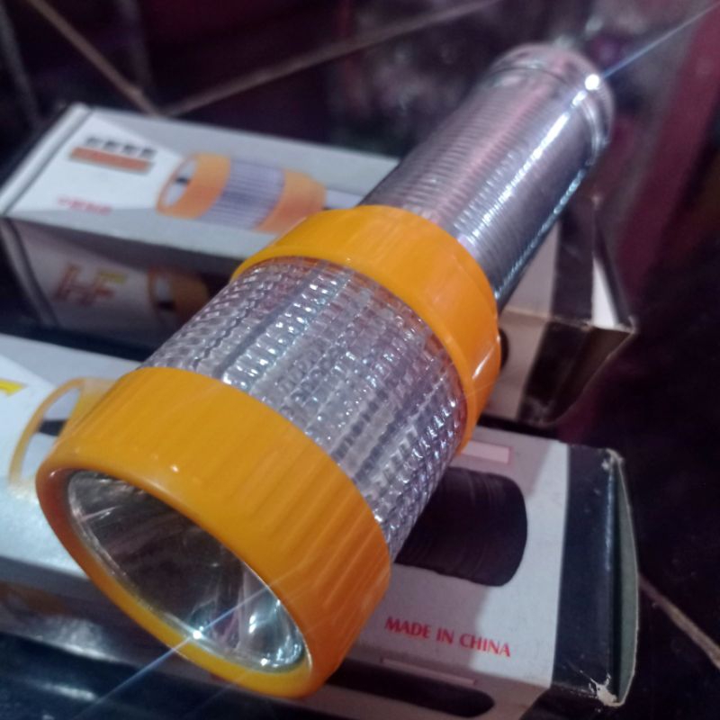 Lampu Senter Jadul Baterai Besar