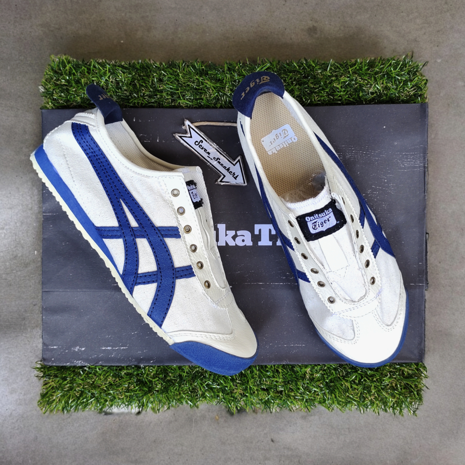 Sepatu Slip On Wanita Pria Cream Navy Bahan Kanvas Tanpa Tali