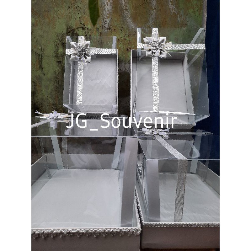 

BOMBASTIS Kotak hantaran seserahan mika pita tinggi isi 4 warna silver