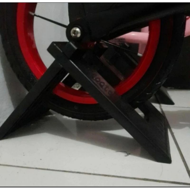 staandar Pushbike Paddock