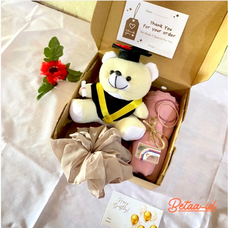 

Gift Box HIJAB Boneka Scrunchie Hampers / Kado ulang tahun cewek / Hampers Birthday / Gift Ulang Tahun Cewek / Kado Anniversary / Kado Murah