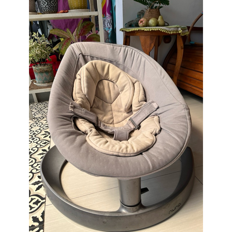Nuna leaf grow preloved bekas bouncer bayi