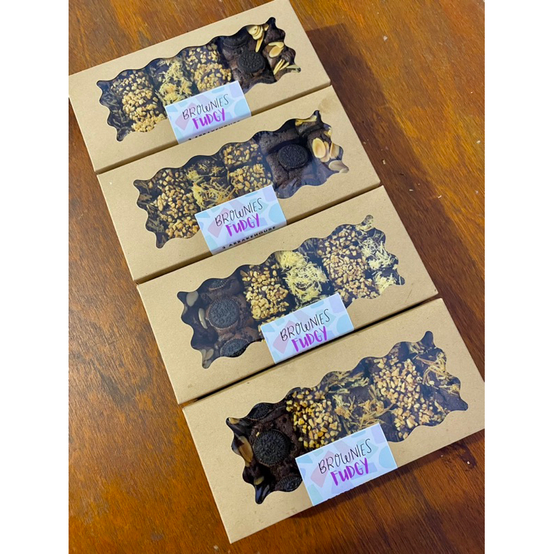 

BROWNIES PREMIUM UK. 22 X 10