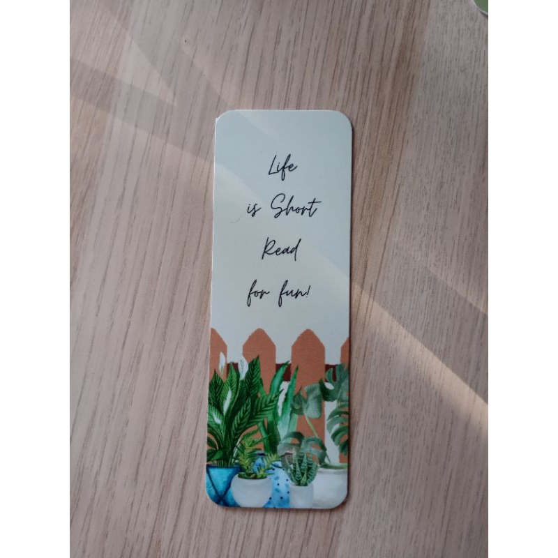 

Pre-order dan Custom Bookmark / Pembatas Buku