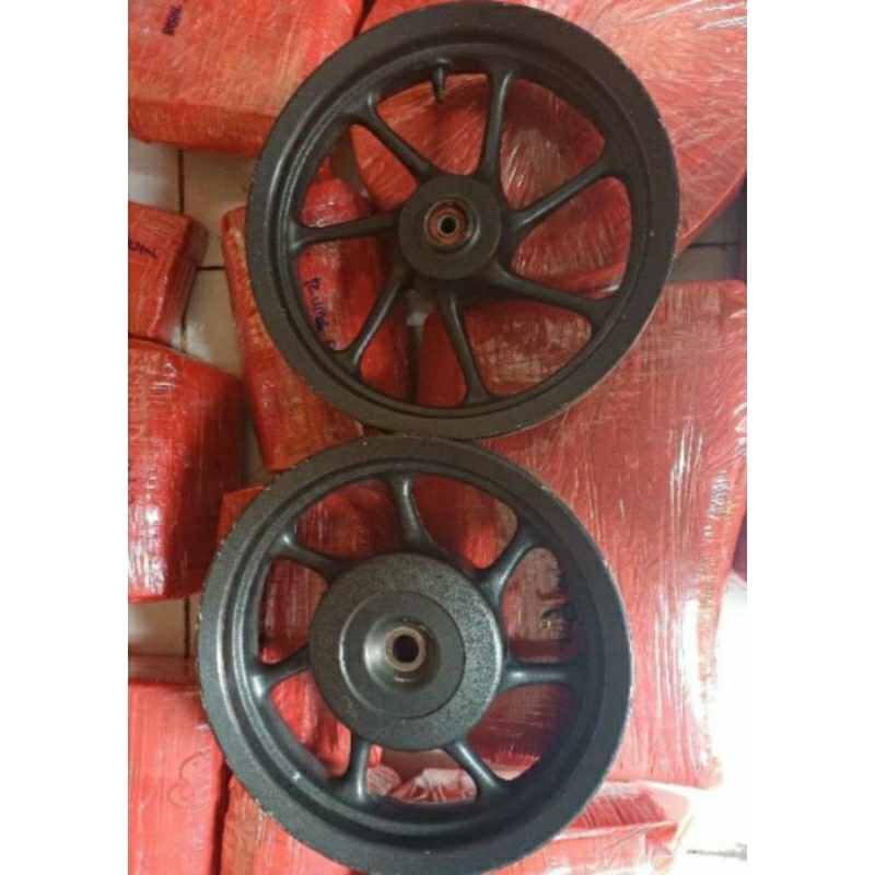 velg/pelk Scoopy ring 12 old original dan istimewa.