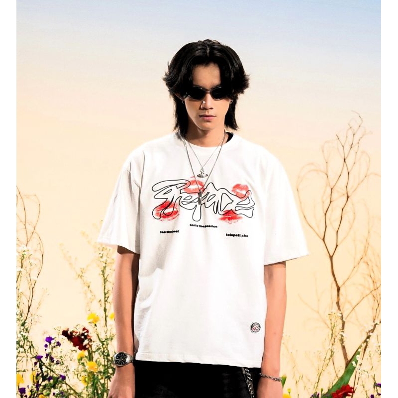 KISS OF SUMMER WHITE TEE: TELEPATI.CHE X PREFACE (Limited Edition)