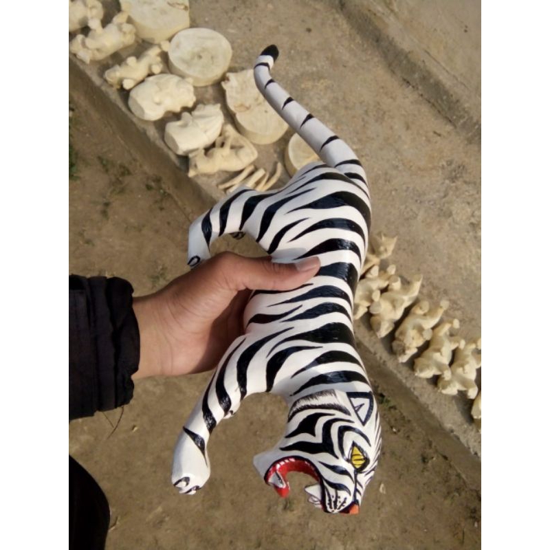 Tiger wood pajangan patung harimau putih kayu