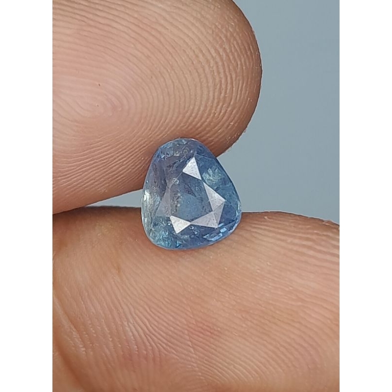 Blue Sapphire Ceylon (Srilanka)