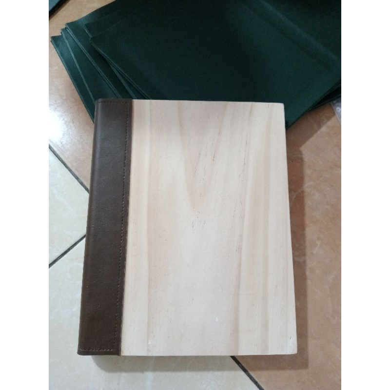 

buku menu kayu asli ready