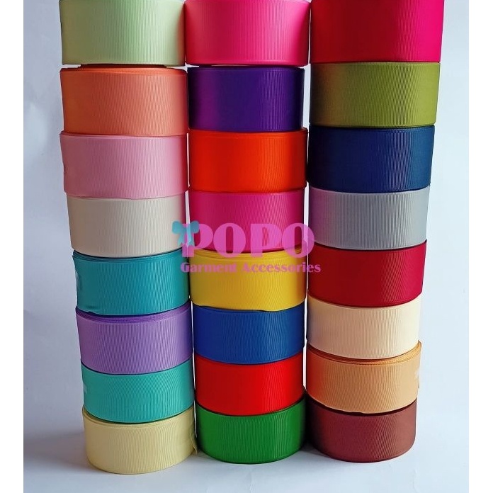 

Hemat pita grossgrain lebar 4cm 112inchi per Roll 18meter