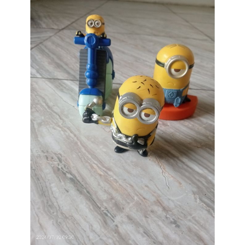 mainan bekas karakter minions