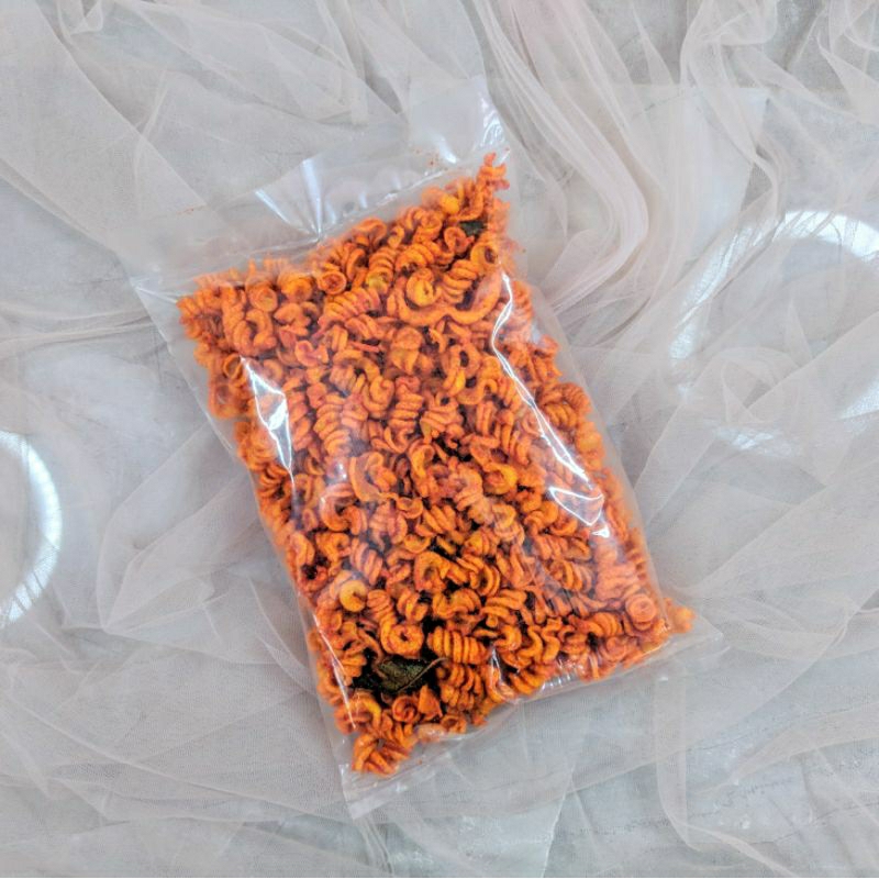 

Makaroni Spiral Pedas Daun Jeruk 250 gram/Nyemiil Skuy/Makaroni spiral/Pedas Daun Jeruk/Makaroni Spiral Pedas/Camilan Pedas