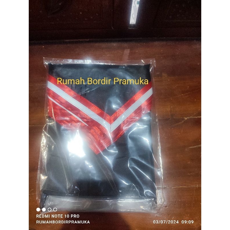 SCRAF PRAMUKA SCRAF HITAM LISS MERAH SCRAF