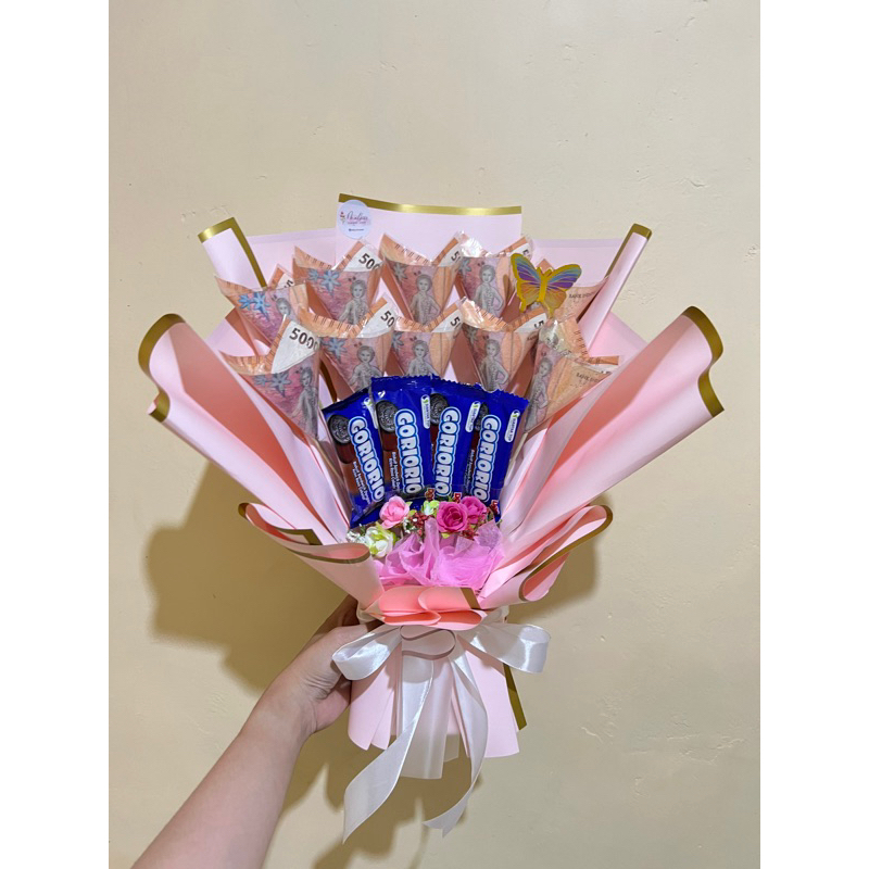 

Buket uang dan snack