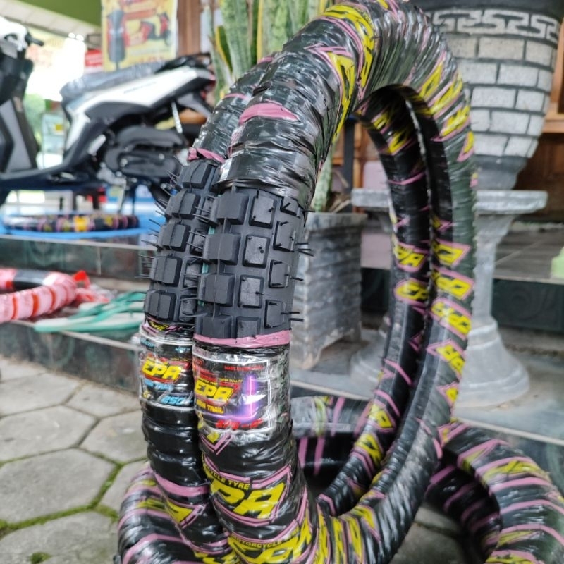 GRATISS ONGKIRPaket Sepasang Ban Luar Motor Semi Trail Ring 17(250&275)