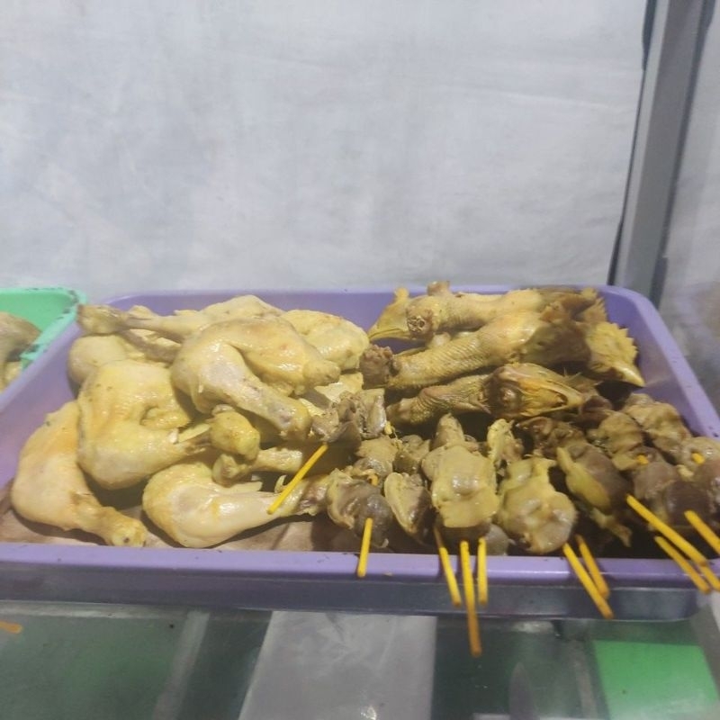 

Ayam.