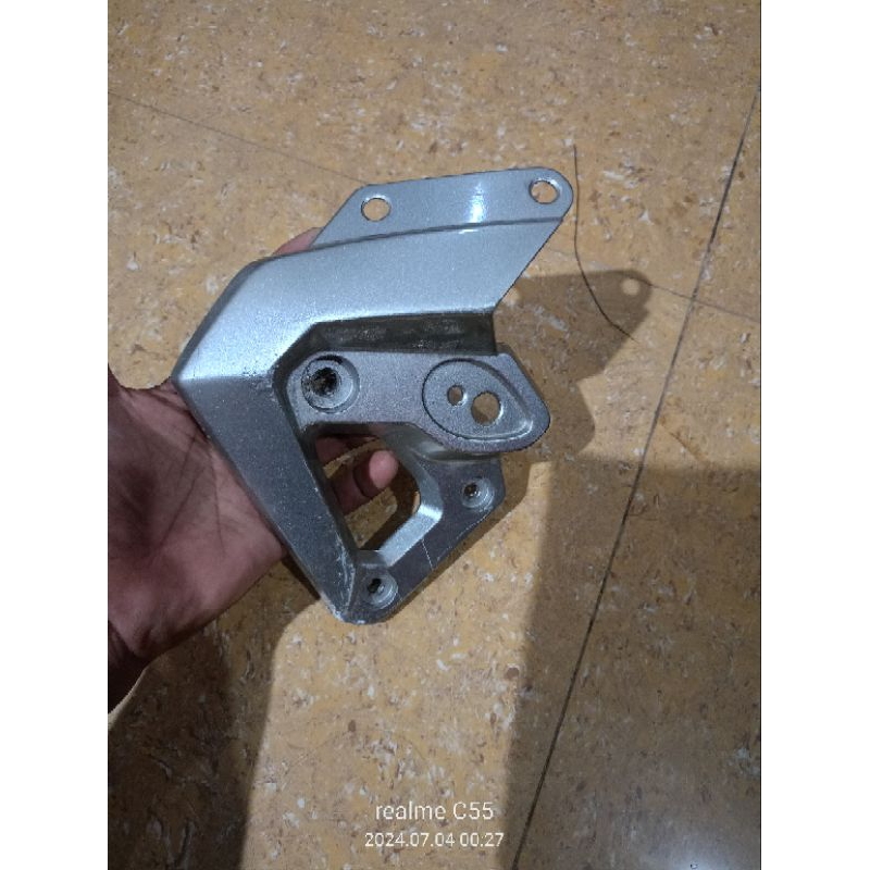 Kupingan Pangkon Lampu TIGER REVO KIRI ORI SECOND