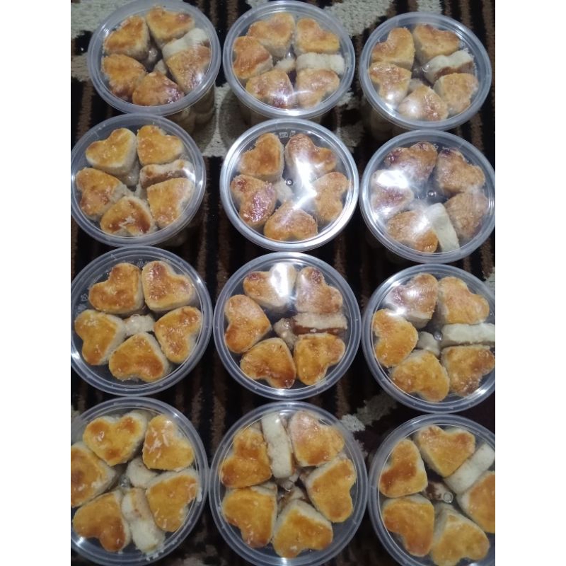 

KUE KERING KACANG AMOR MANIS ASIN GURIH 20 KEPING