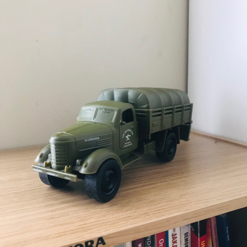Diecast Truck Tentara Ban Karet Murah
