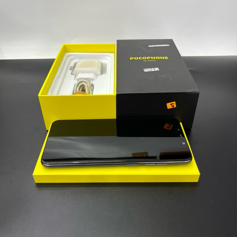 PocoPhone F1 6/128gb Fullset Second Garansi Resmi