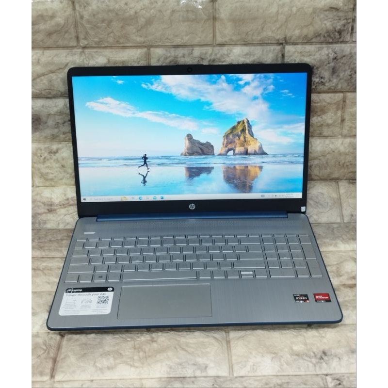 Laptop HP 15-EF2126WM AMD Ryzen 5 Gen 5 RAM 8 GB SSD 512 GB like new