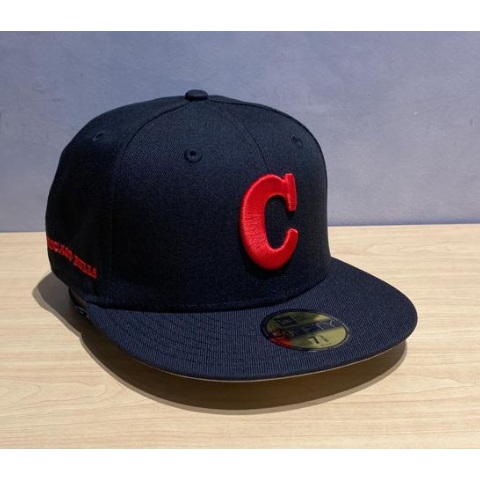 topi New Era 59FIFTY 7 1/2 Chicago Bulls Ligature Fitted Cap Black / Red BNWT ORIGINAL