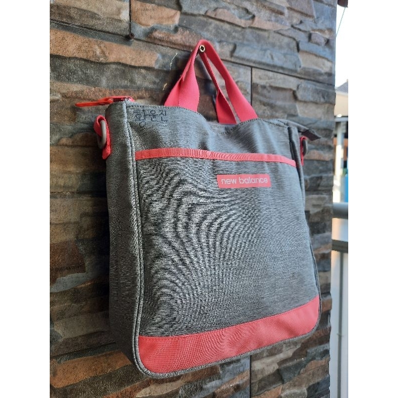 Tenteng Pink-Abu NEW BALANCE - TAS PRELOVED BRANDED ORIGINAL