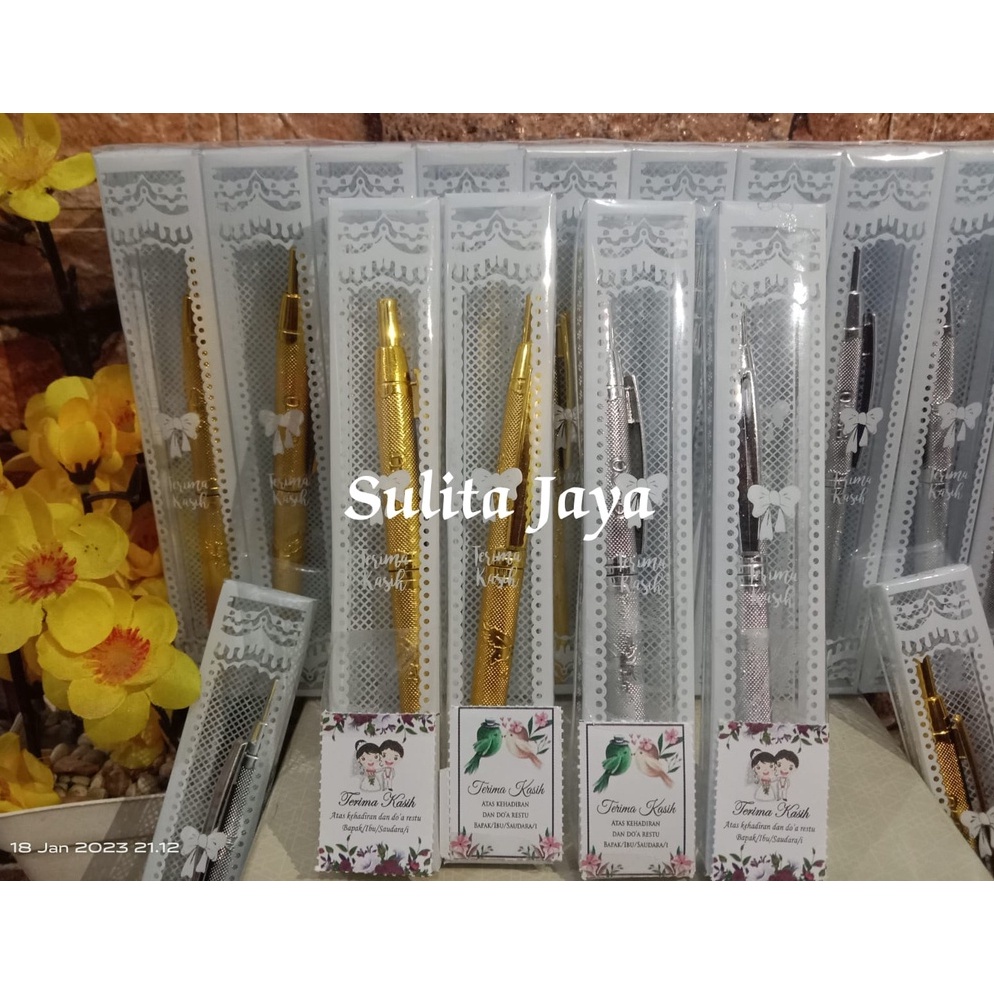 

Souvenir Pernikahan PULPEN LUCU KEMAS MIKA isi 1 PCS murah FREE KARTU UCAPAN 1 LEMBAR PULPEN GOL KODE F6N7