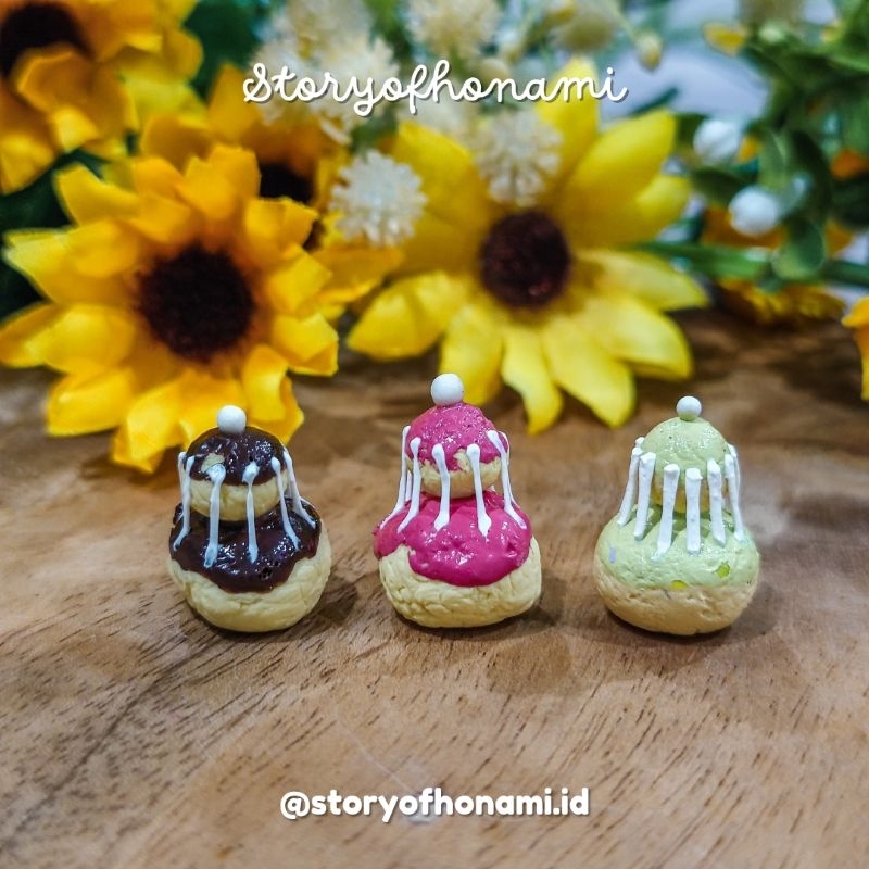 MINIATUR 1:12 KUE SUS (1.3 x 1.3 x 2 cm) CHOUX DENGAN SELAI MAKANAN NENDOROID SHF FIGMA