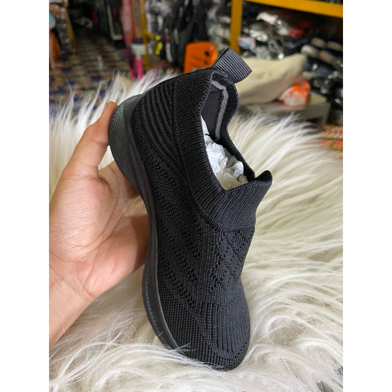 COLLIN Sepatu Sneakers Hitam Tanpa Tali Anak Pria dan Wanita/ Sepatu Slip on Anak wanita dan Pria