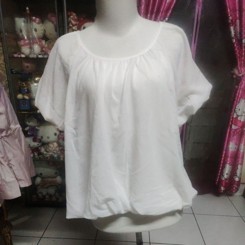 blouse putih lengan balon