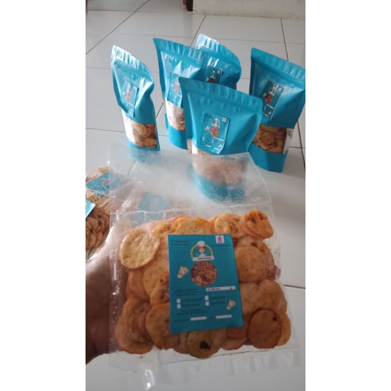 

Seblak kering daun jeruk Rp. 20.000 dapat 4 pcs