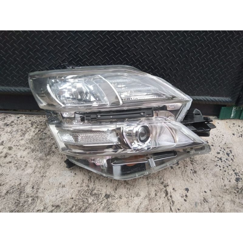 Headlamp toyota vellfire