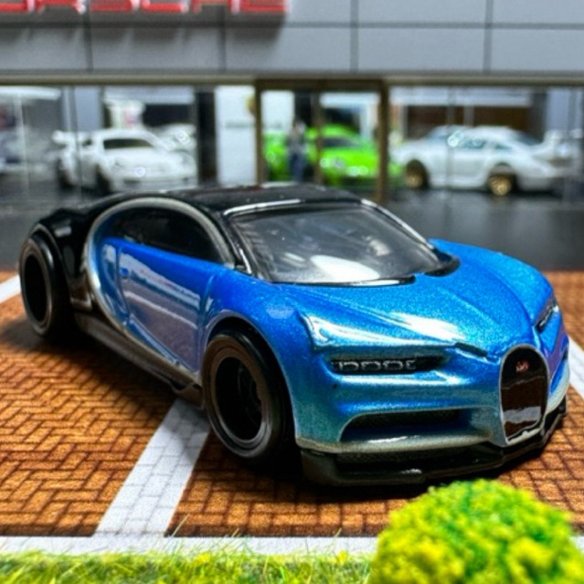 Hotwheels Premium Loose 16 Bugatti Chiron