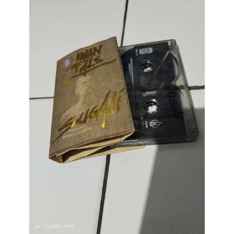 kaset pita iwan fals / sugali