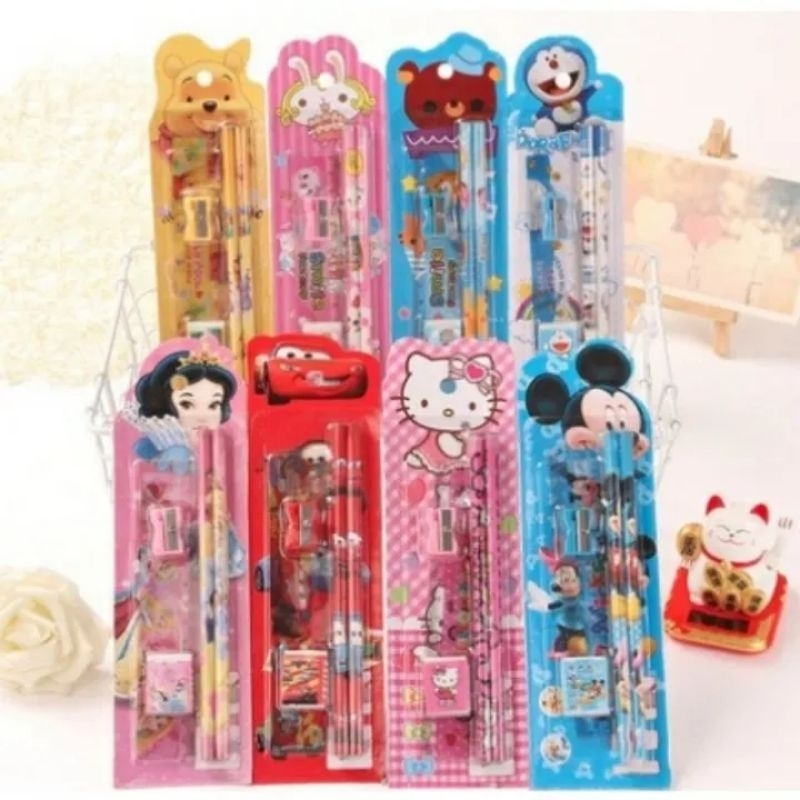 

Set alat tulis motif imut | cocok untuk tempat pensil dan penggaris