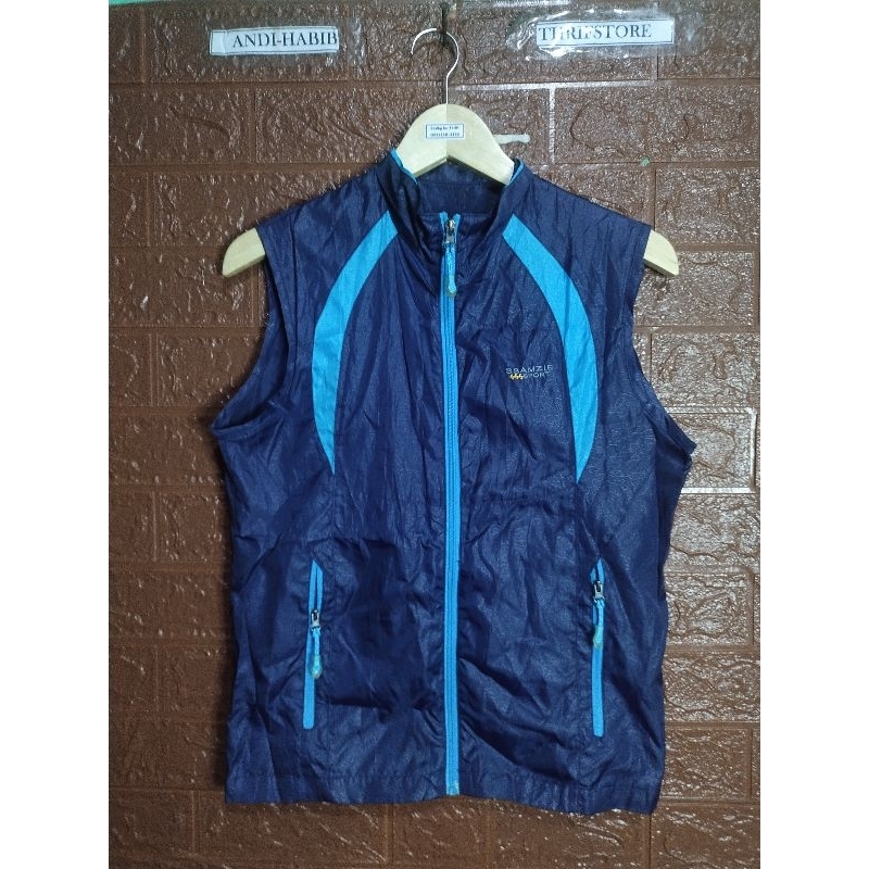 Rompi Vest Brand HAZZYS LikeNew