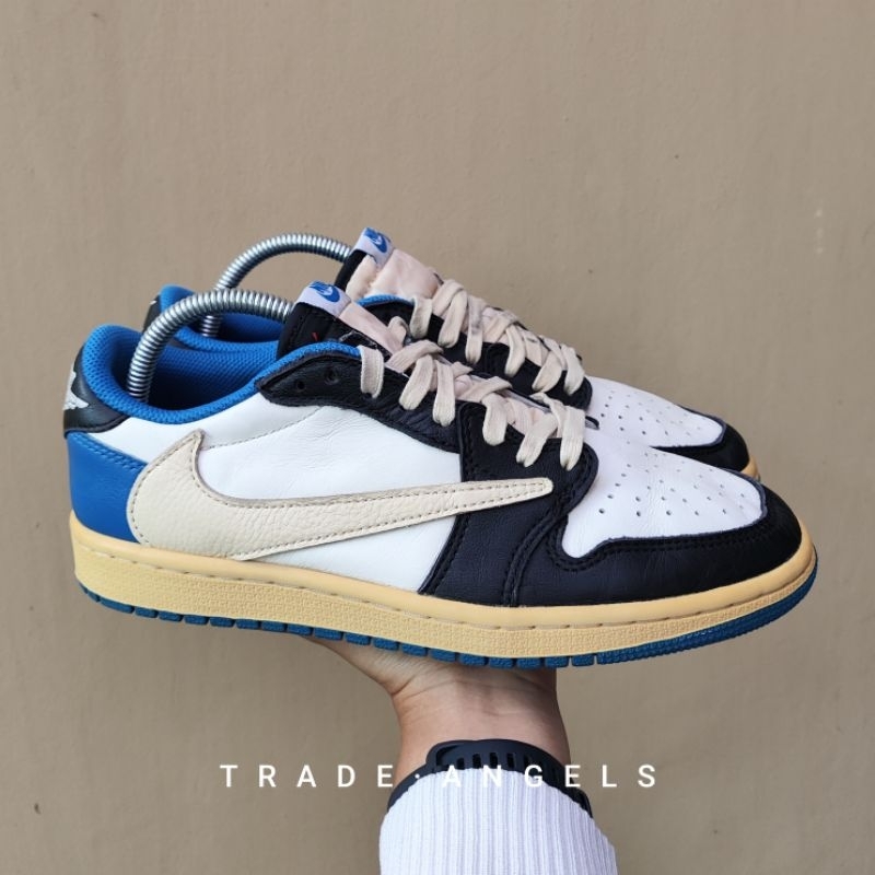 AJ1 Low Fragment x Travis Scott size 40