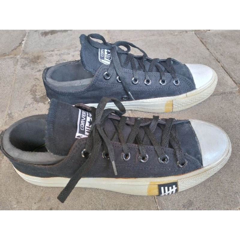 sepatu sneaker kanvas Converse 39 second