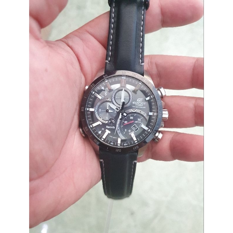 Edifice EQB-501 solar power