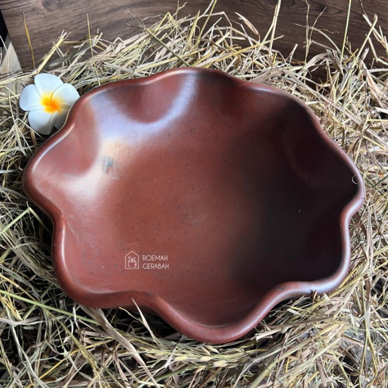 PIRING LEKUK SAJI GERABAH TANAH LIAT BAYAT