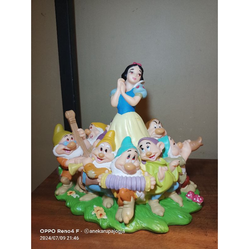 celengan vintage snow white dan 7 kurcaci