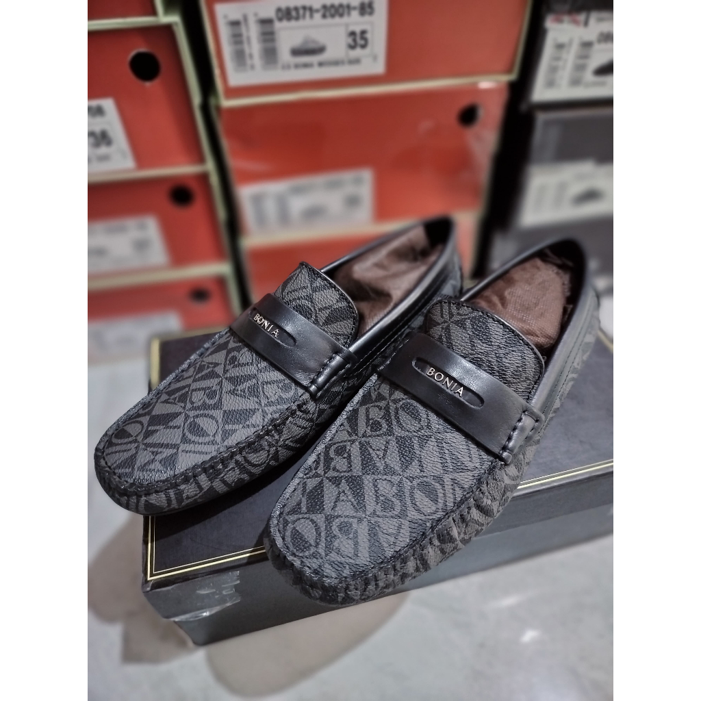 sepatu pria monogram hitam bonia original