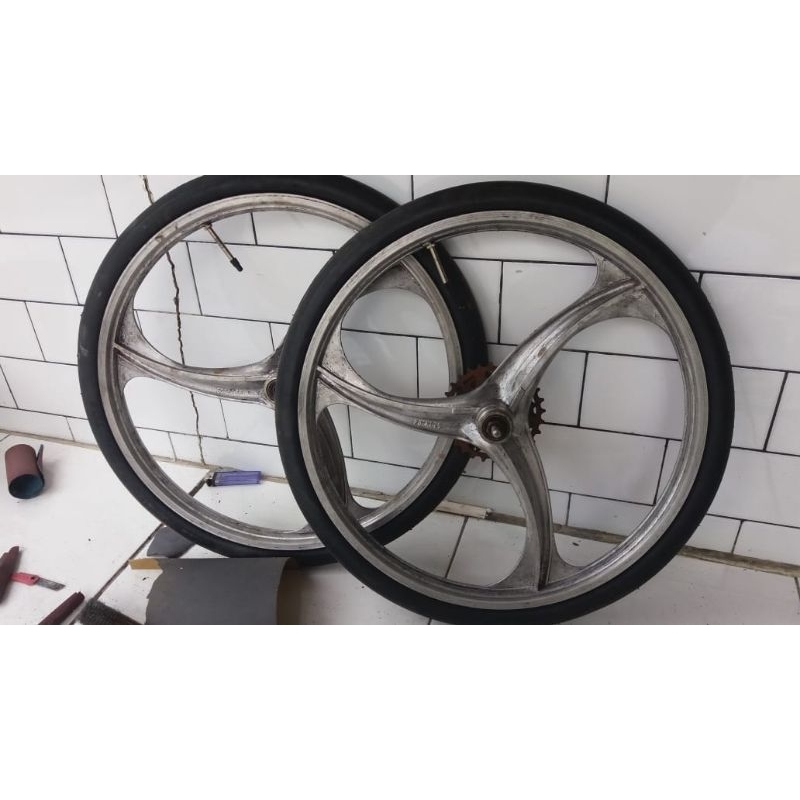 vleg sepeda BMX ukuran 20