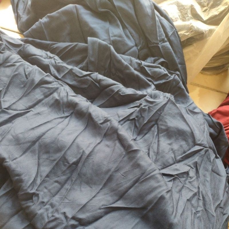 KAIN KILOAN KATUN RAYON POLOS NAVY UTUH